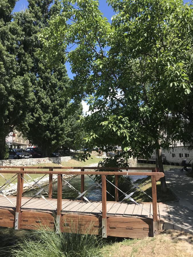 Apartman Mig Solin Exteriér fotografie